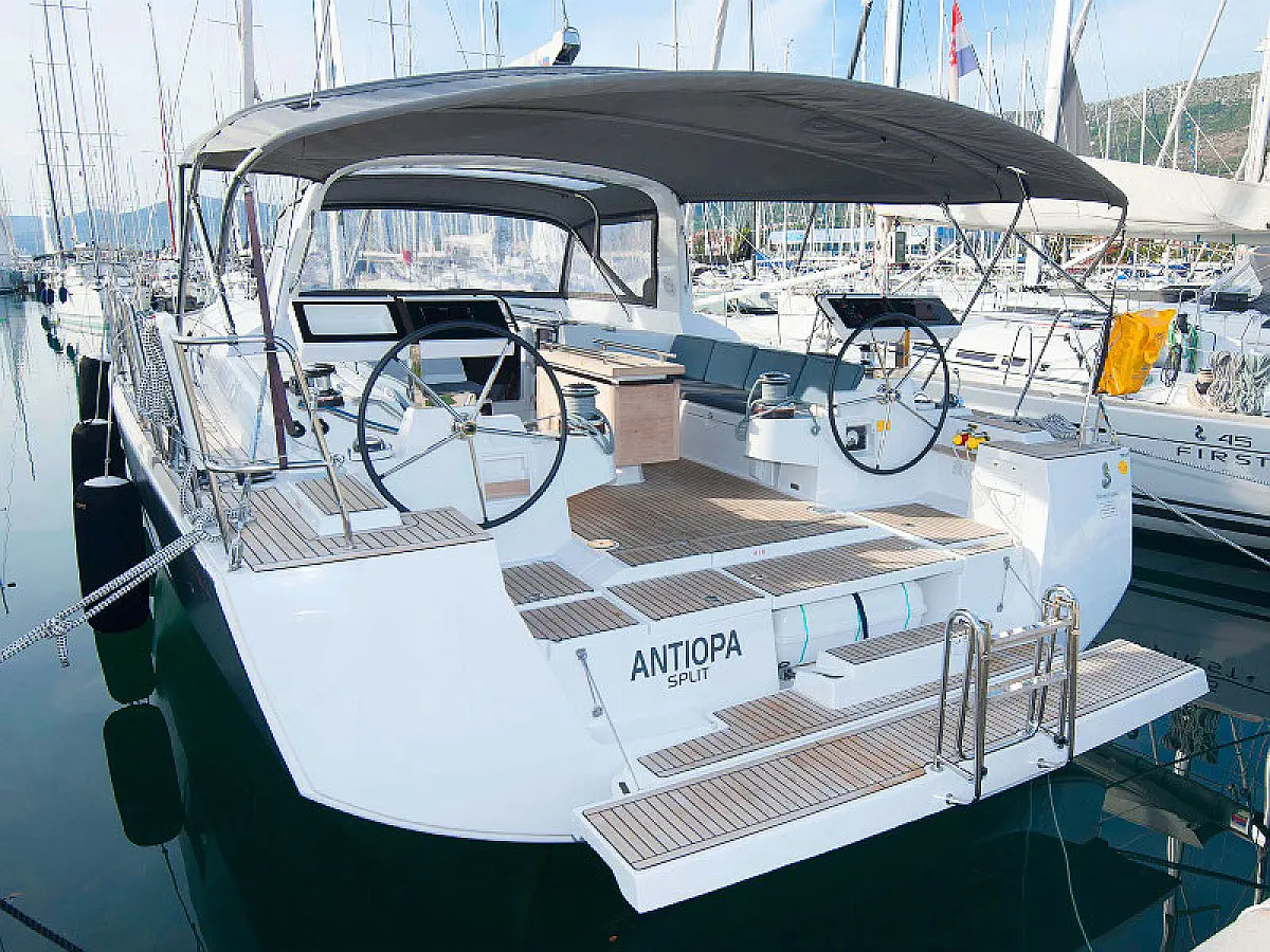 Beneteau Oceanis 55