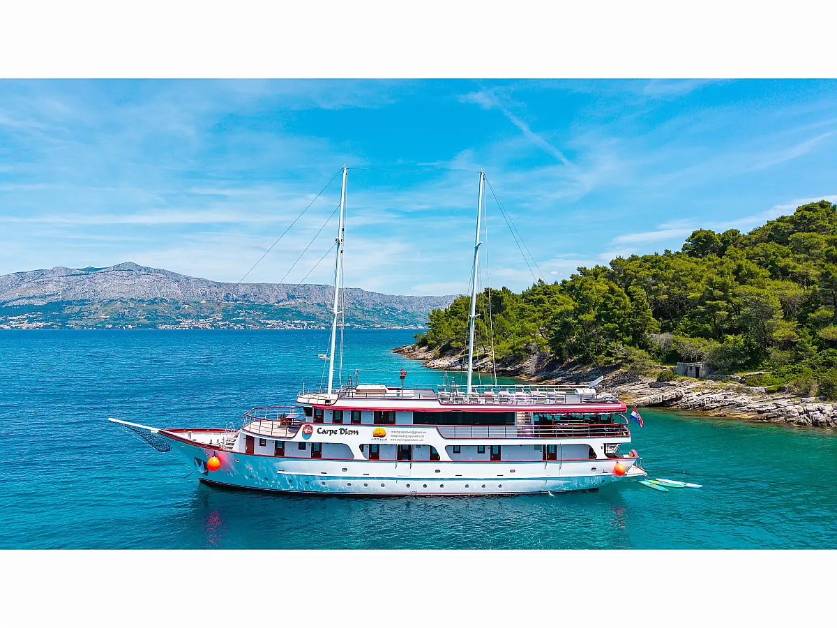 Motorsailer Carpe Diem