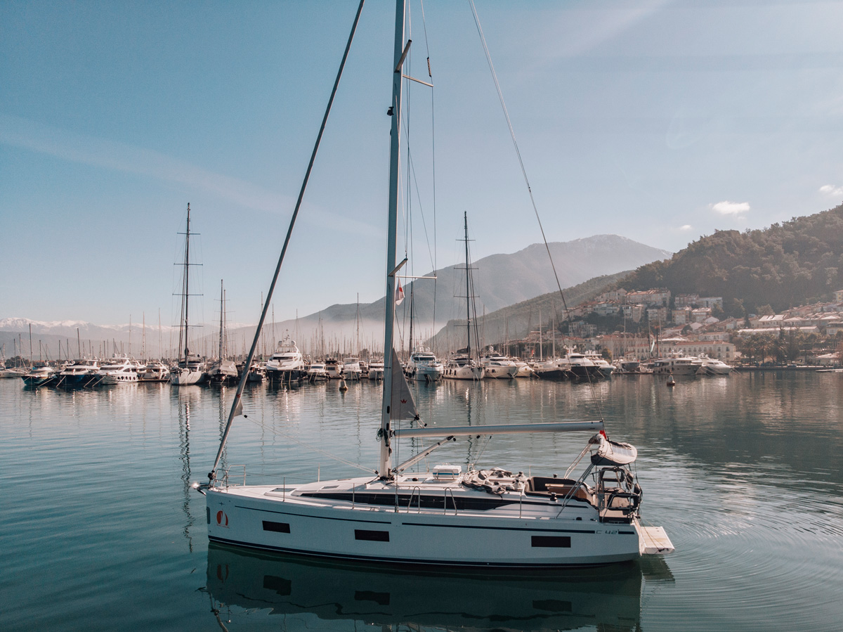 Bavaria C42
