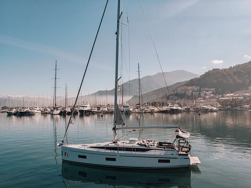 Bavaria C42