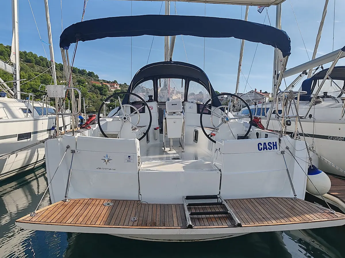 Sun Odyssey 389