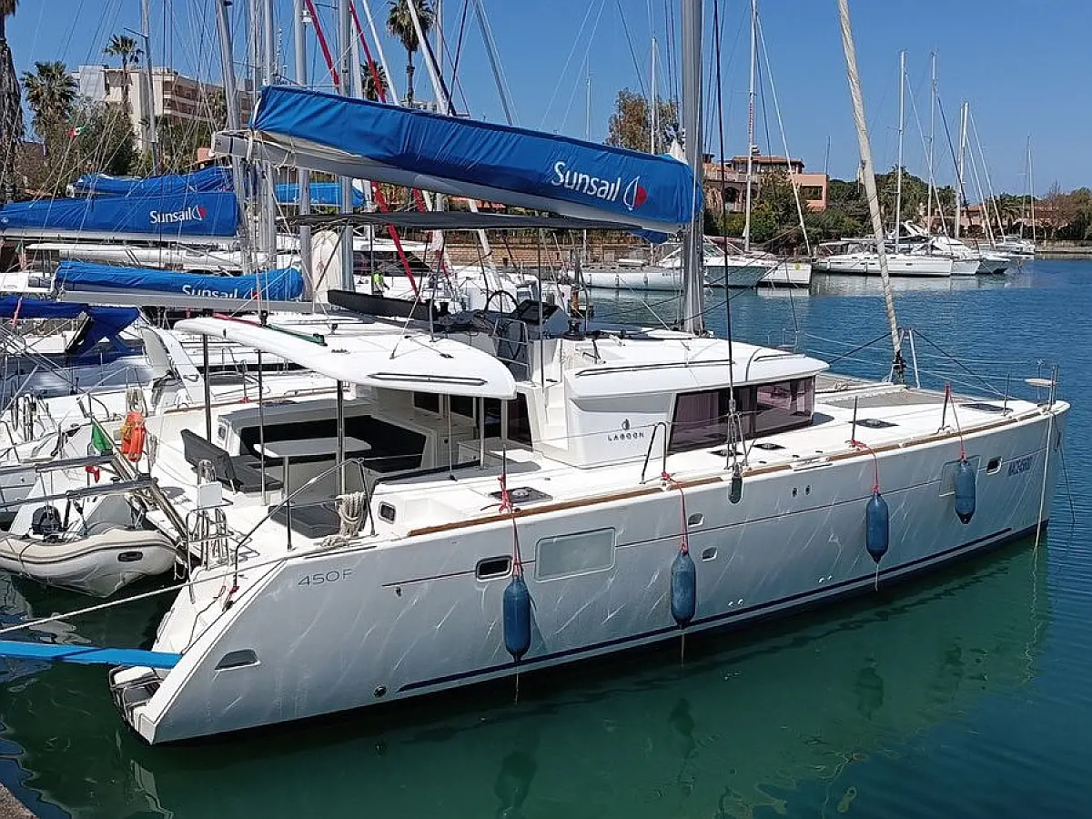 Sunsail Lagoon 450F