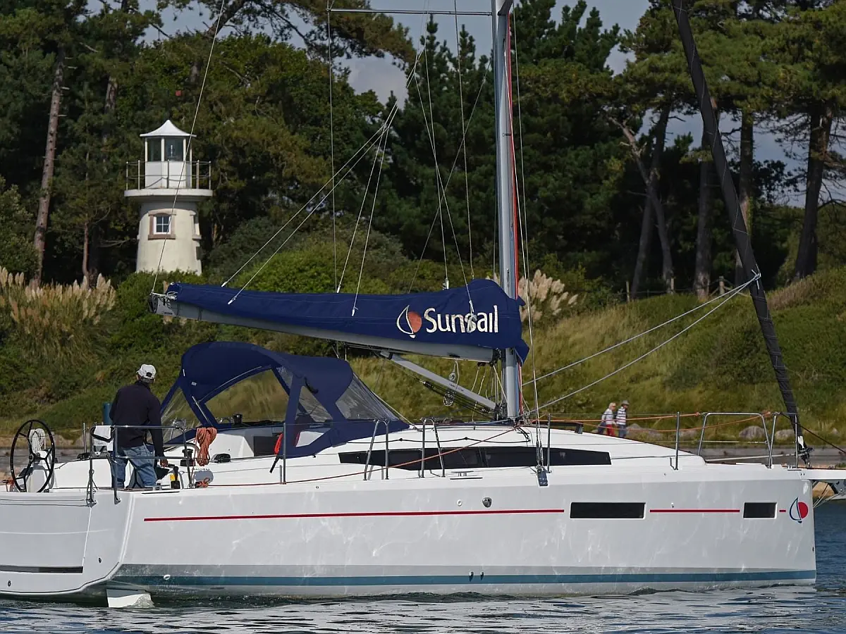 Sunsail 38.0