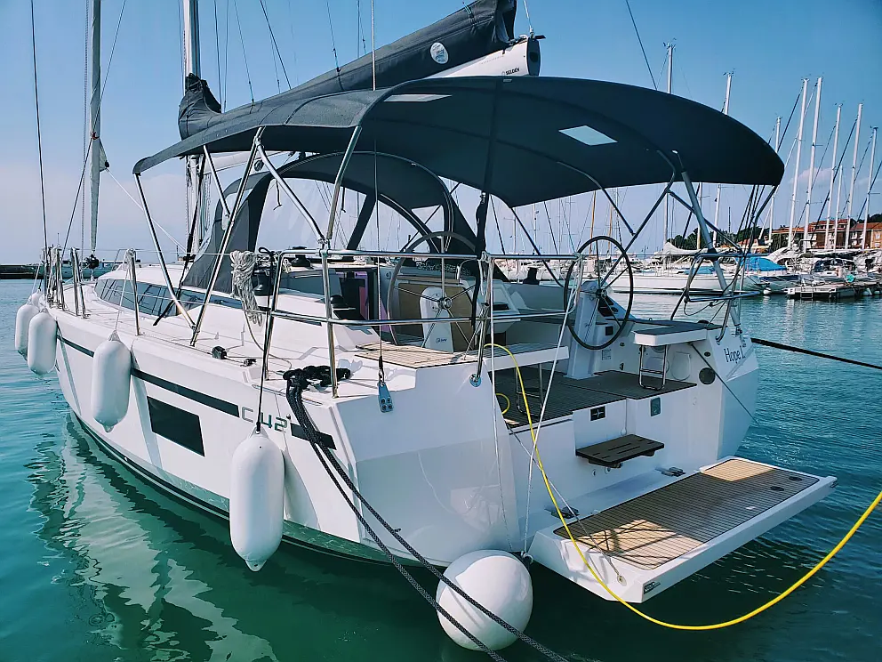 Bavaria C42