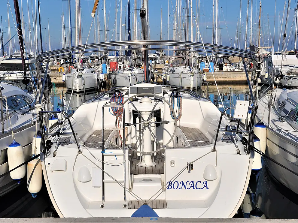 Sun Odyssey 37