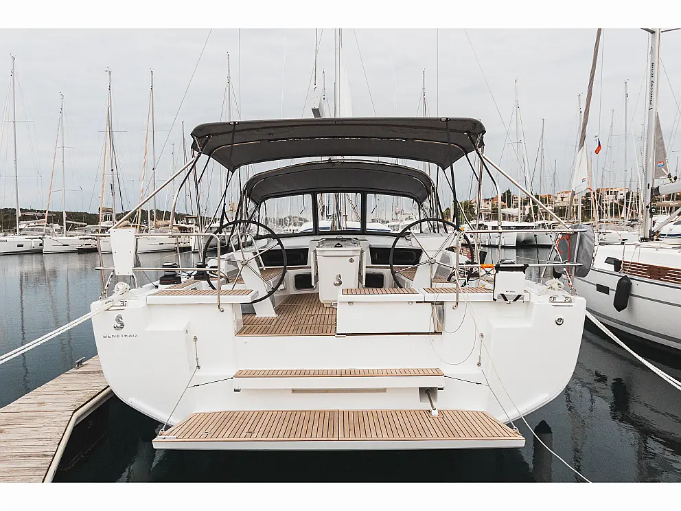 Benetau Oceanis 51.1