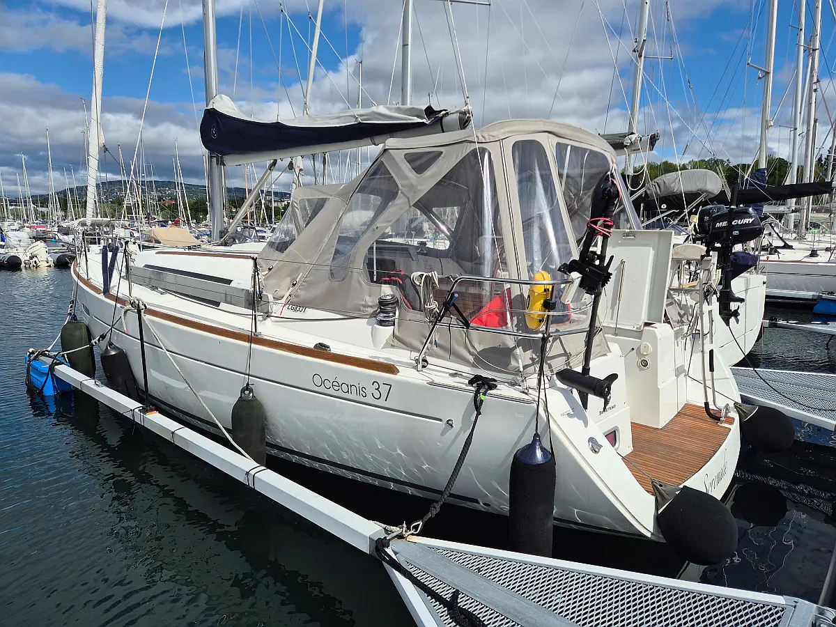 Beneteau Oceanis 37