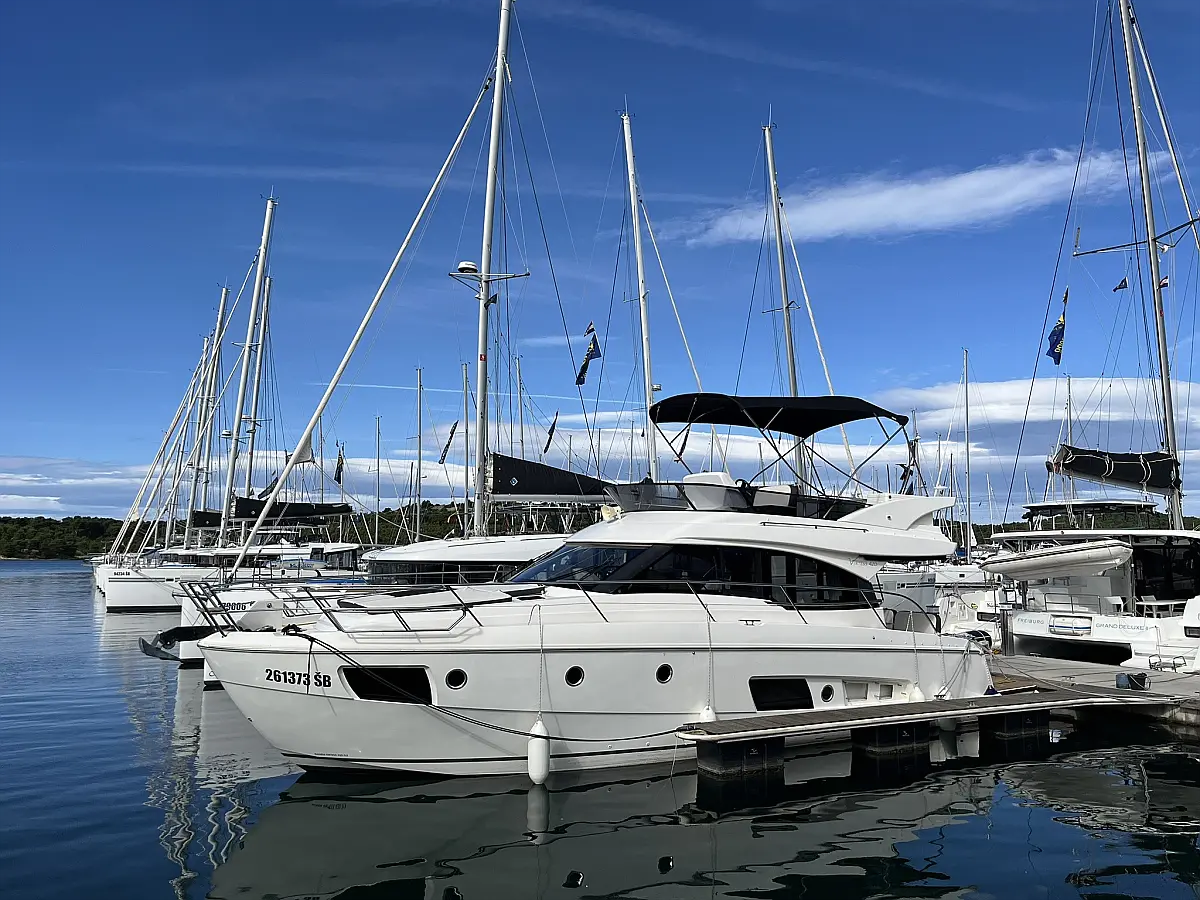 Bavaria Virtess 420 Fly