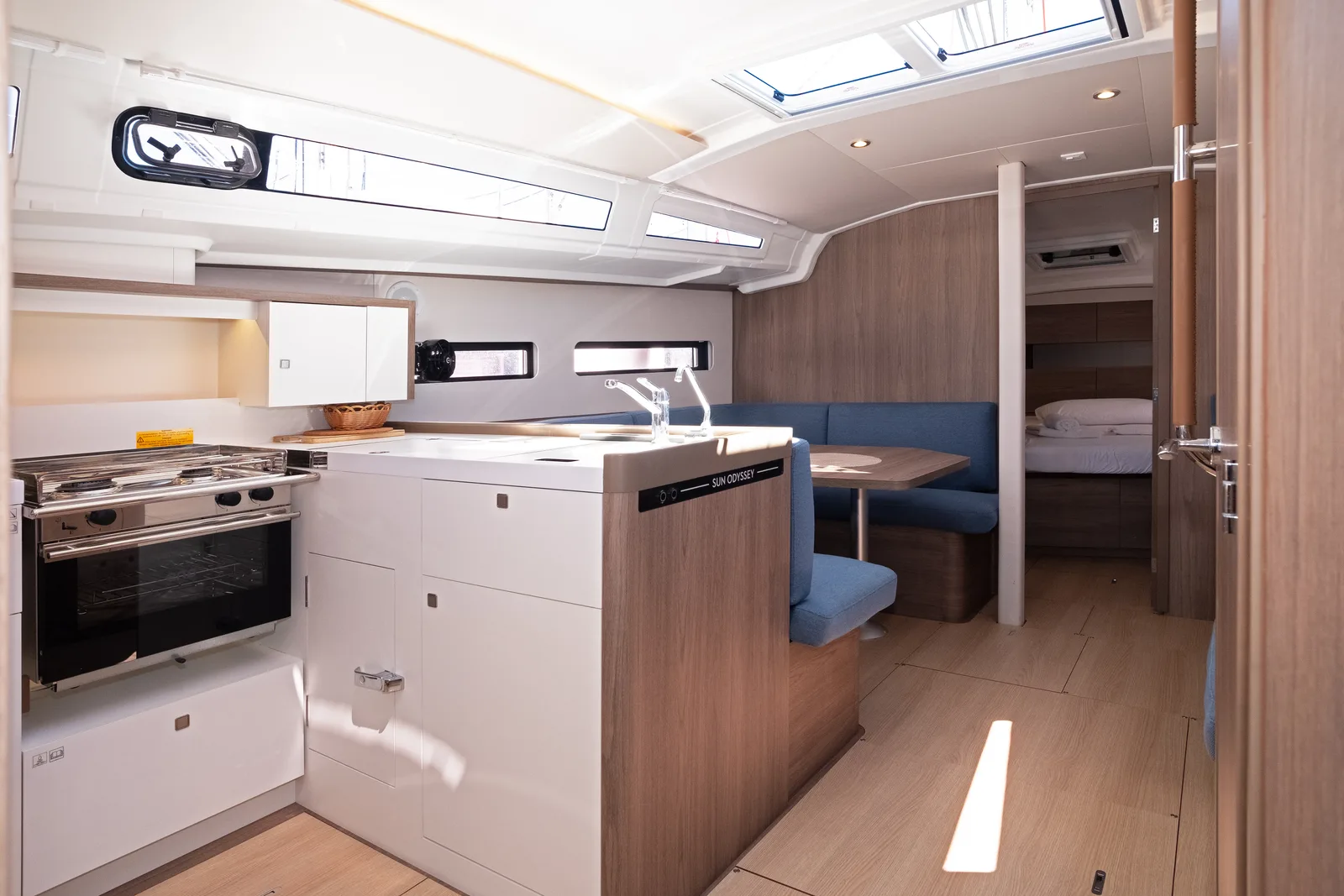 Thalassa Nova