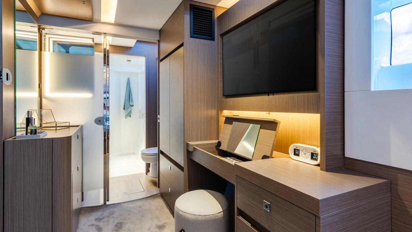 Moorings 5200 Crewed