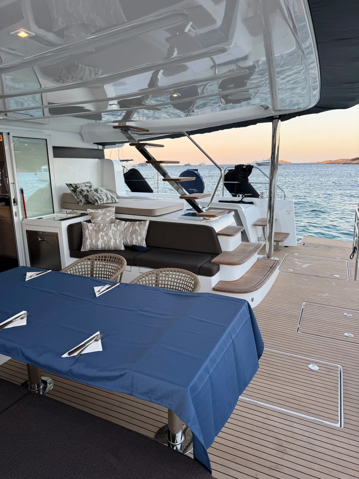 Montecristo (ANU) - FIRST CLASS