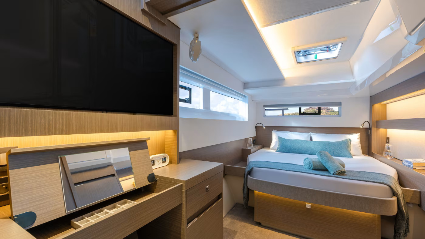 Moorings 5200 Crewed