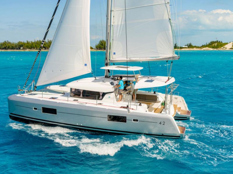 No Name: Forward Cabin #1 (Cabin Charter 2 pax) FULLY CREWED, ALL EXPENSES