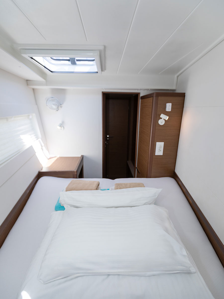 MONARCH 2020 (air condition, generator)