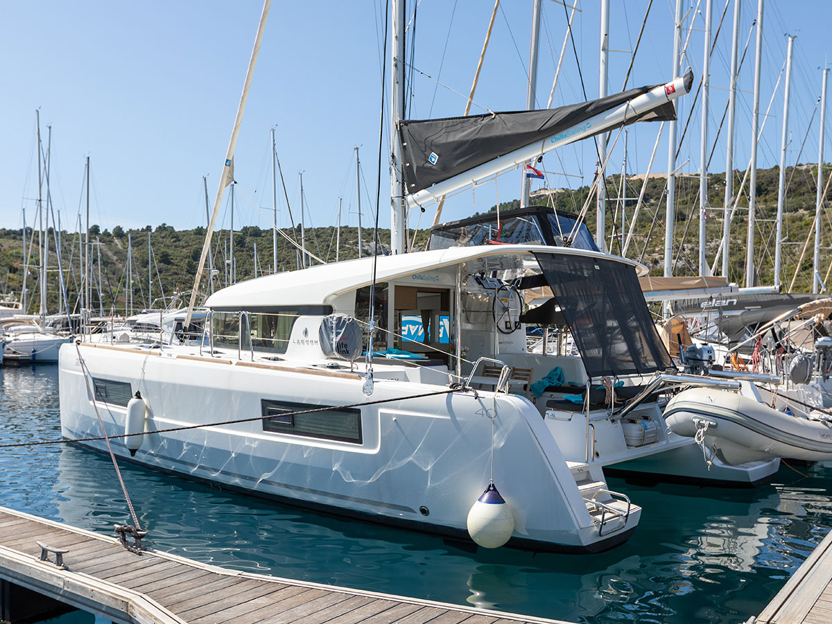 MONARCH 2020 (air condition, generator)