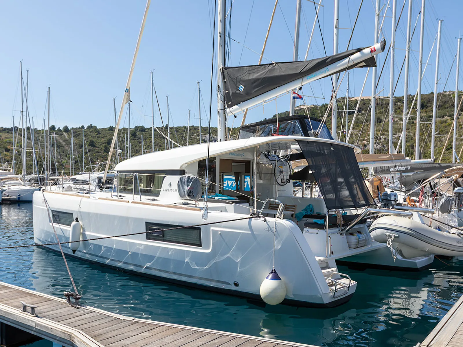 MONARCH 2020 (air condition, generator)