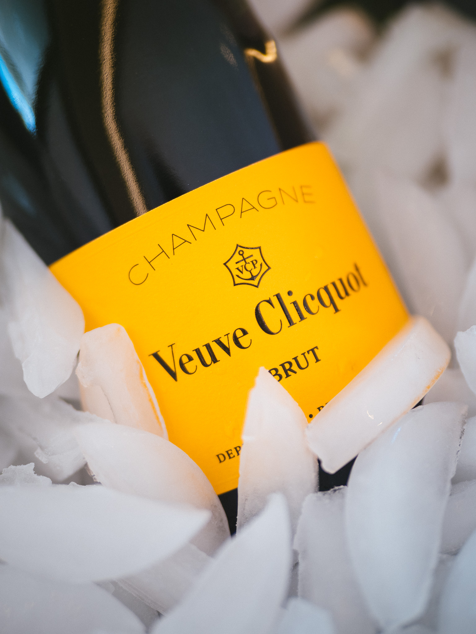 CHAMPAGNE PLEASE