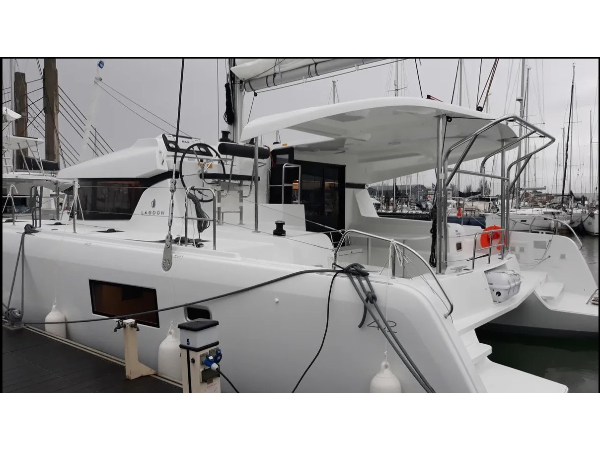 Lagoon 42 (2020) AM