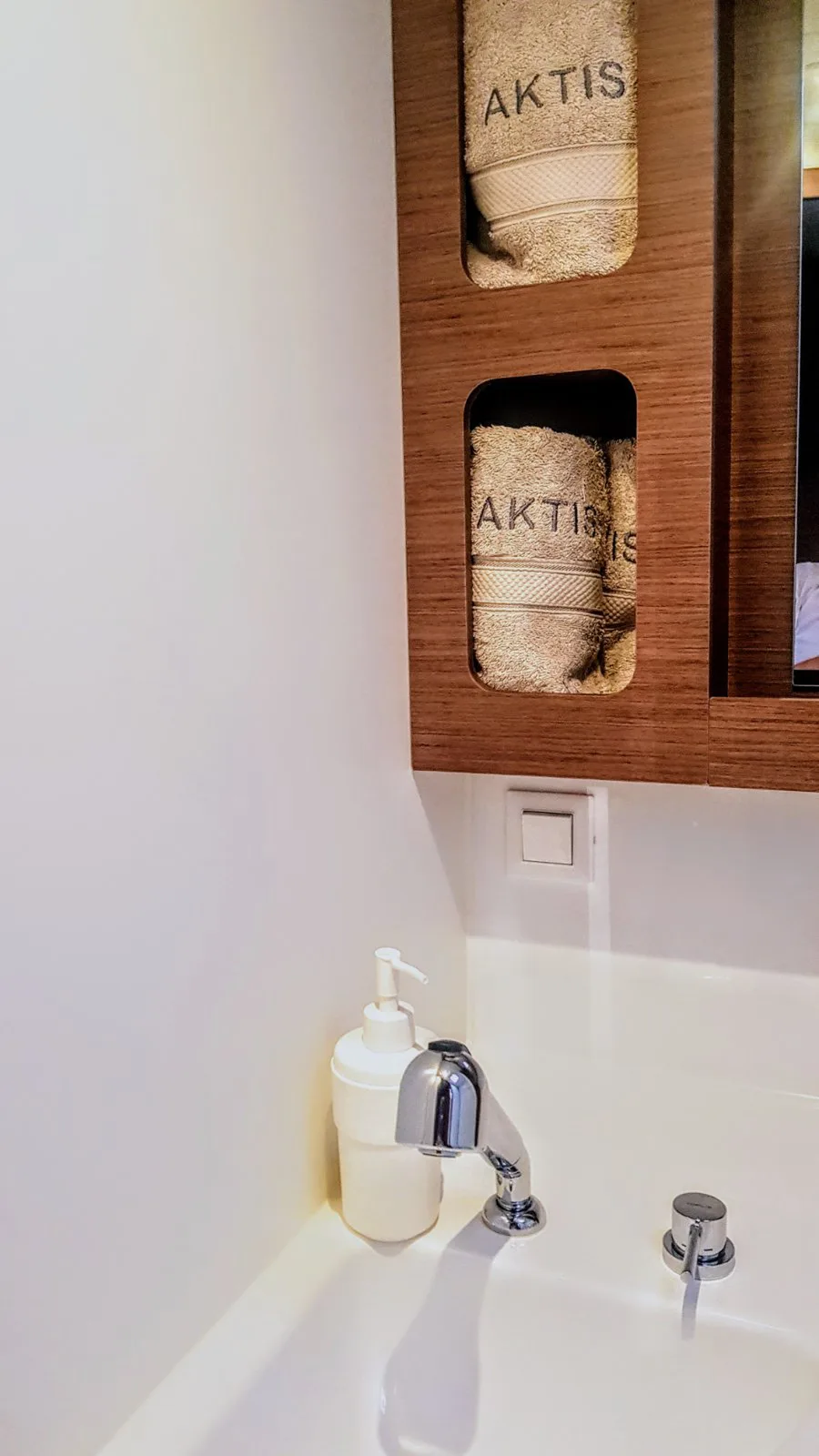 AKTIS (air condition, generator, watermaker)