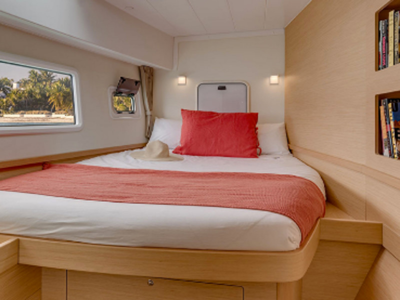 No Name: Forward Cabin #1 (Cabin Charter 2 pax) FULLY CREWED, ALL EXPENSES