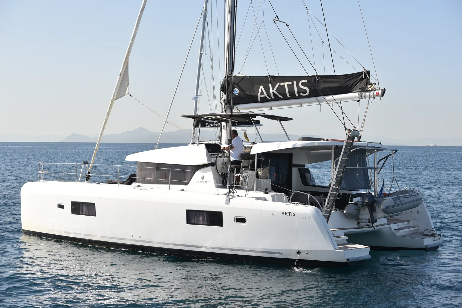 AKTIS (air condition, generator, watermaker)
