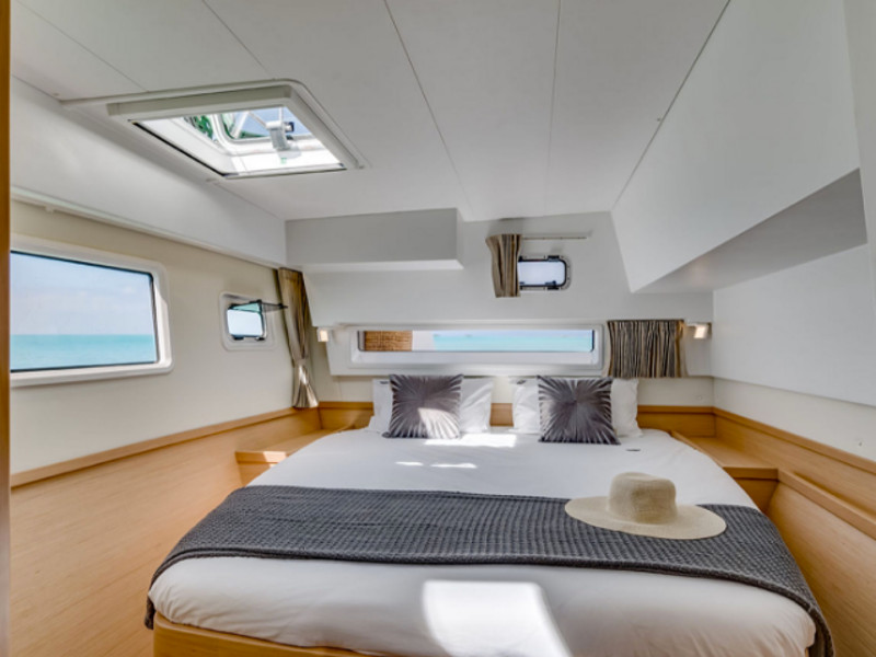 No Name: Forward Cabin #1 (Cabin Charter 2 pax) FULLY CREWED, ALL EXPENSES