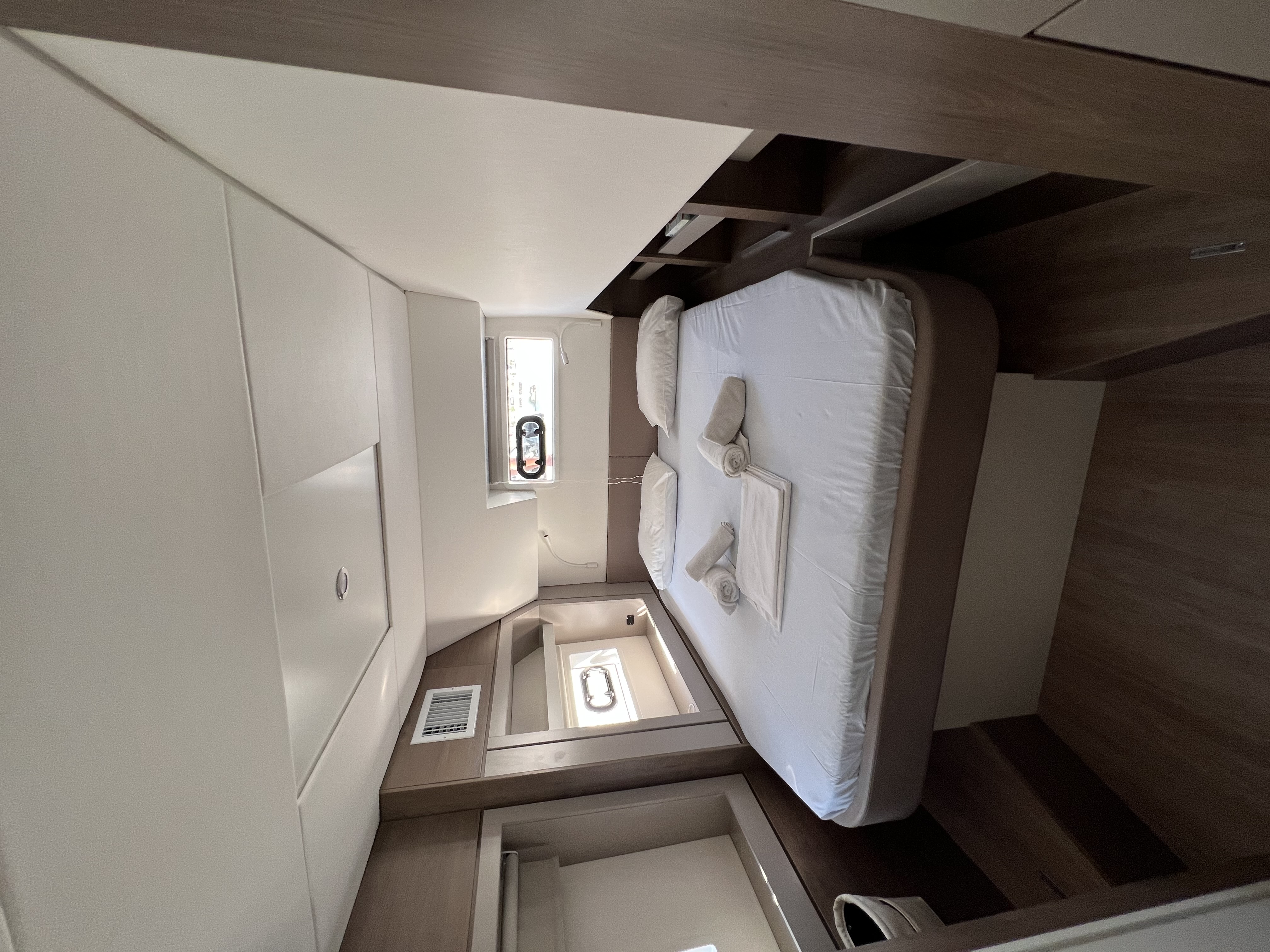 Star Velvet (A/C, Generator, Water Maker, dishwasher)
