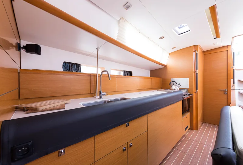 Sun Odyssey 469