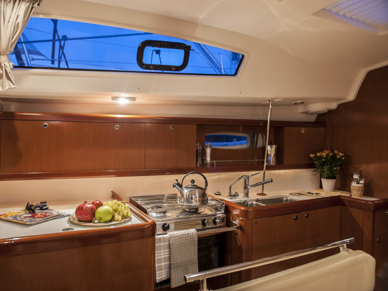 OASIS - | Bowthruster | Solar P 