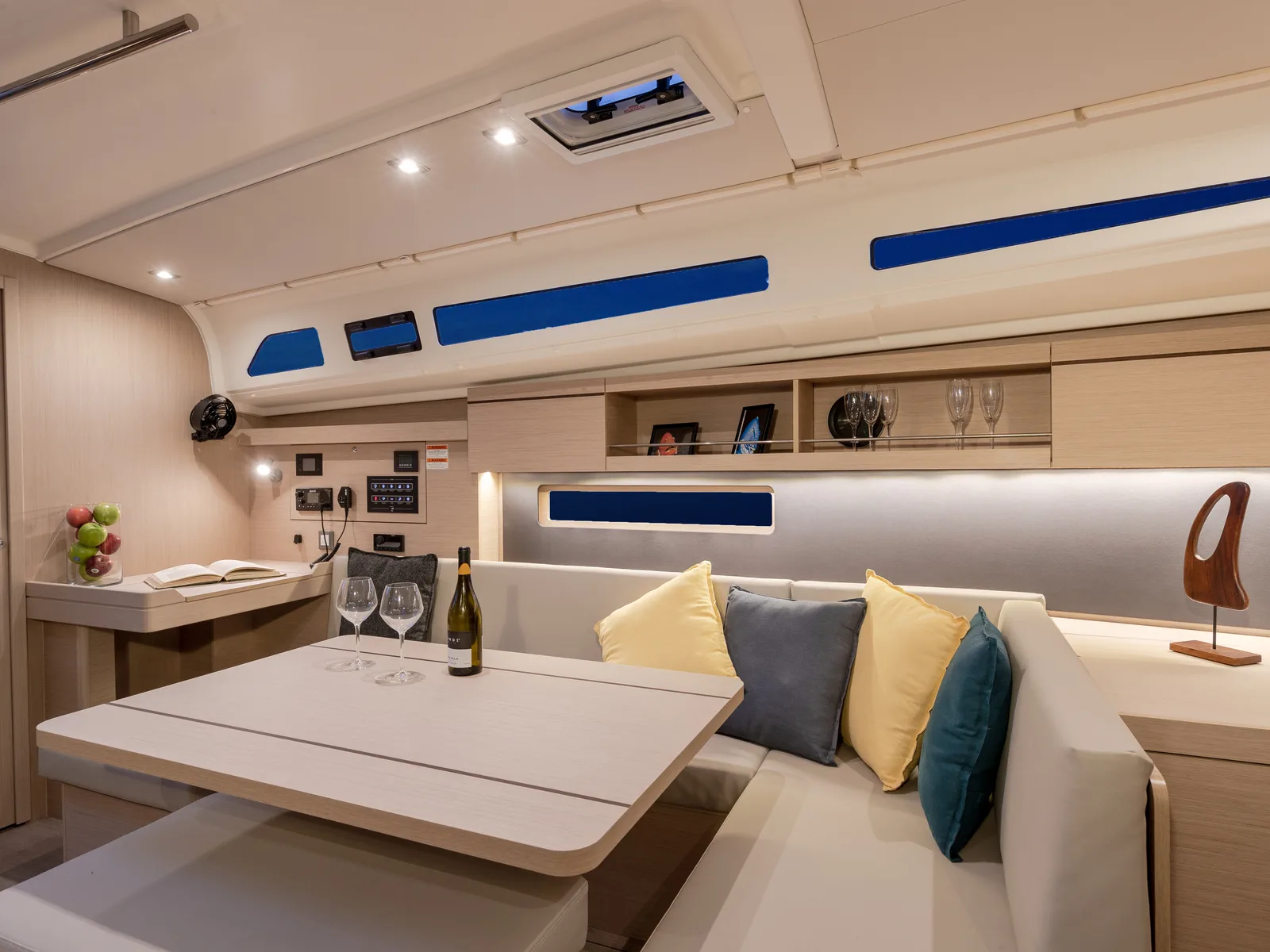 Sunsail 42 Premium