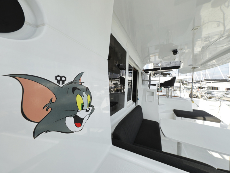 TOM & JERRY