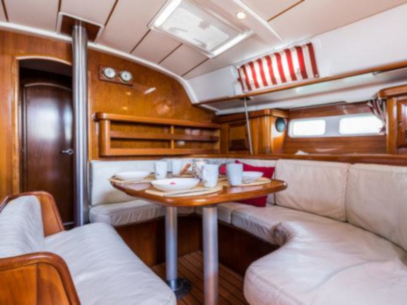 Simonetta (Bow Thruster, electric heads, Solar Panel)