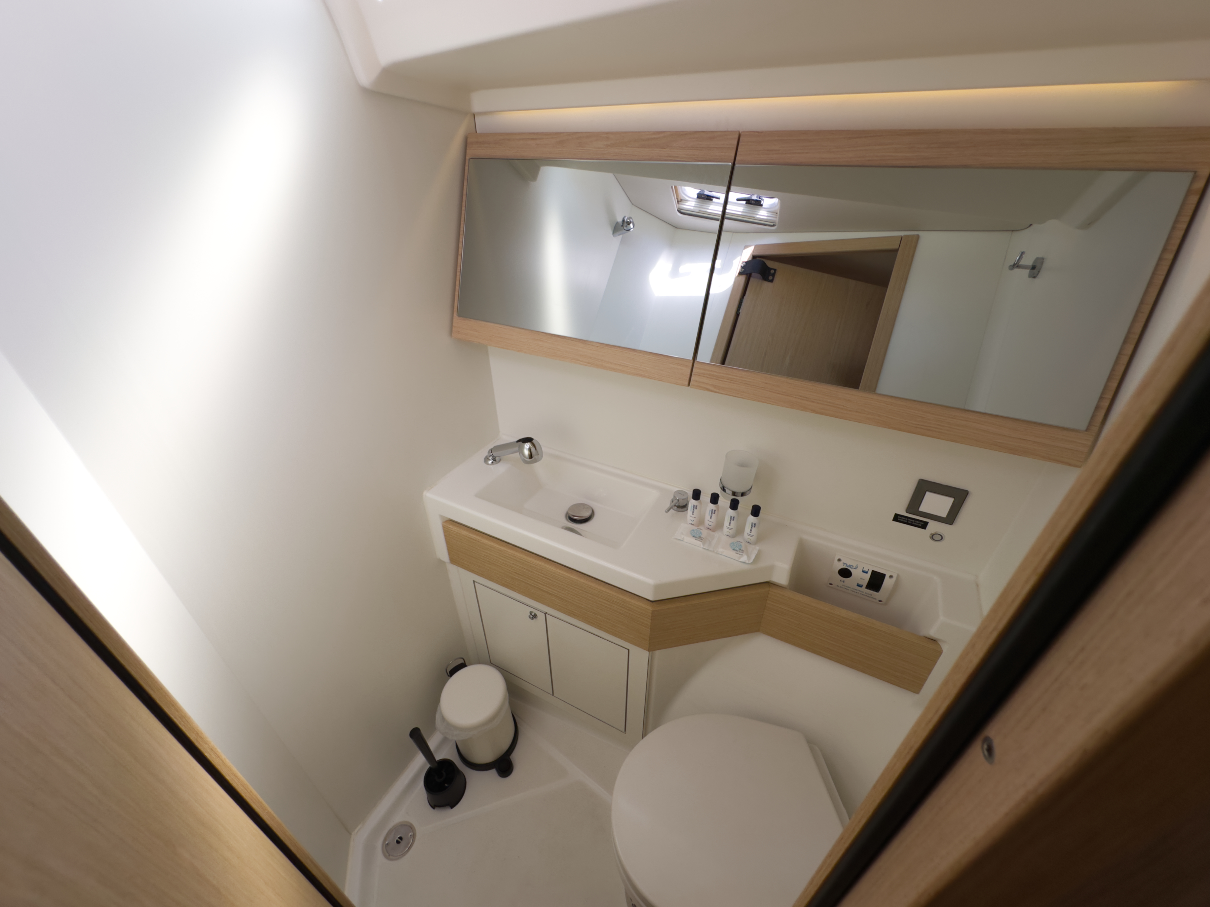 Sail Away (Refit 2025 - A/C - Electric Heads)