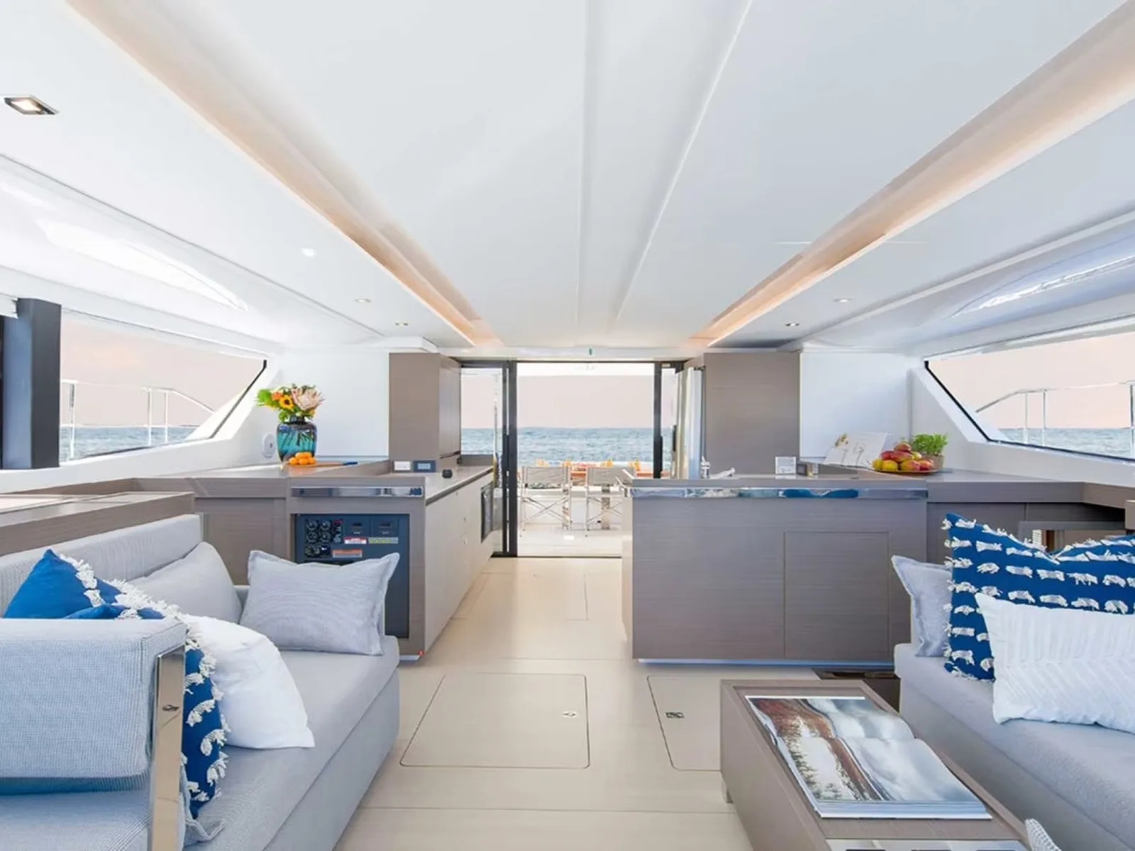 Moorings 464PC Exclusive Plus