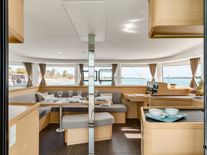 No Name: Forward Cabin #1 (Cabin Charter 2 pax) FULLY CREWED, ALL EXPENSES