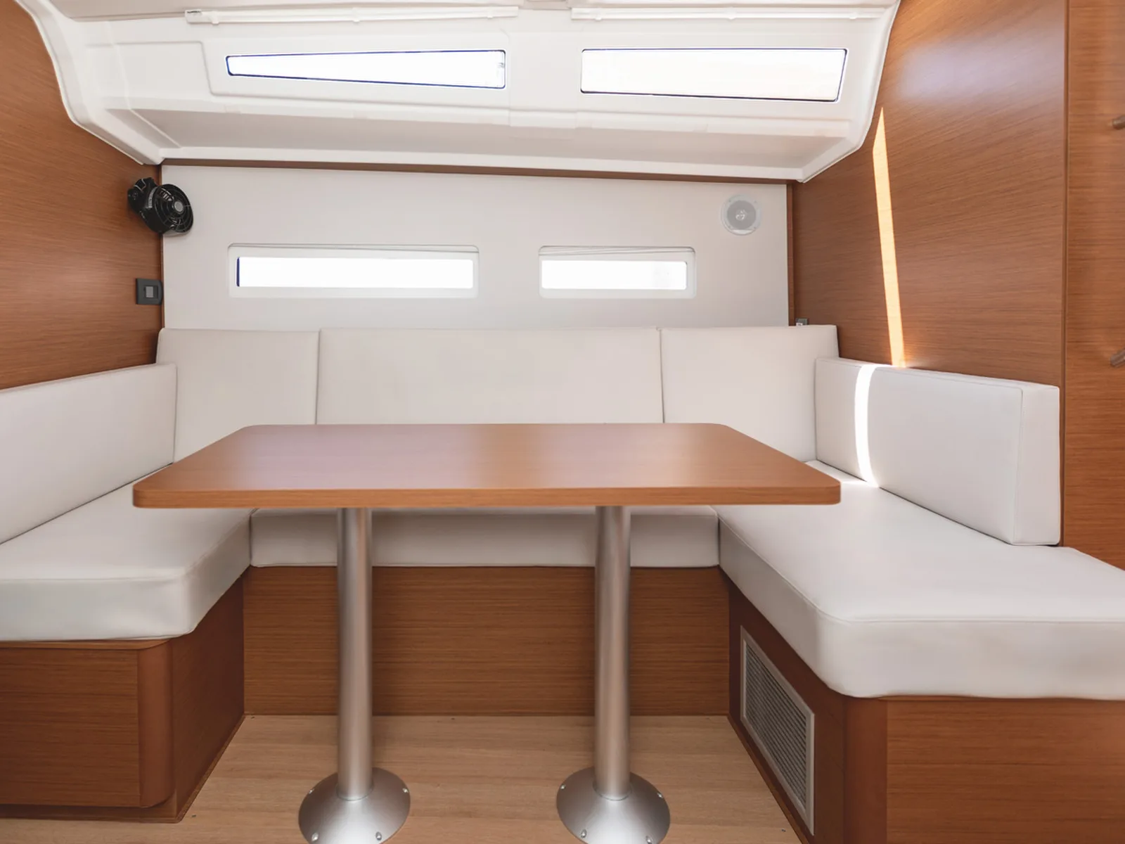 OLIVER new 2025 (air condition, solar panels)