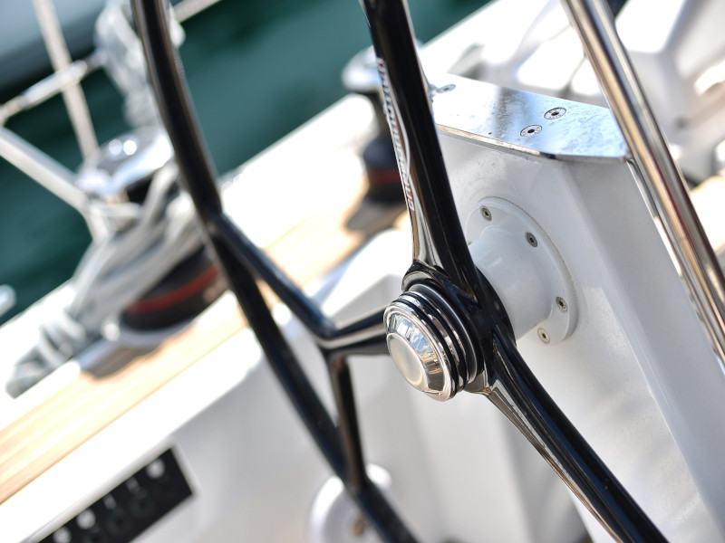 MR. WHITE 