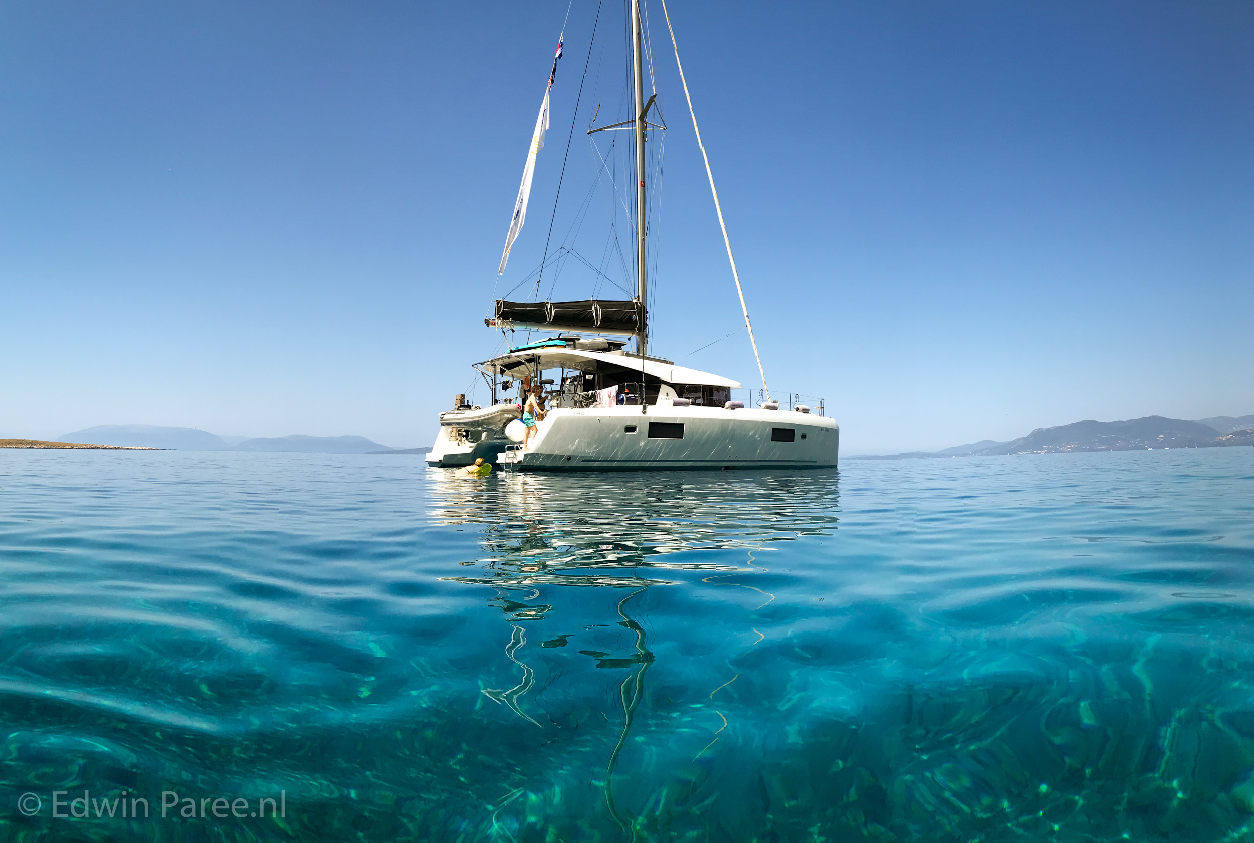 No Name: Forward Cabin #1 (Cabin Charter 2 pax) FULLY CREWED, ALL EXPENSES