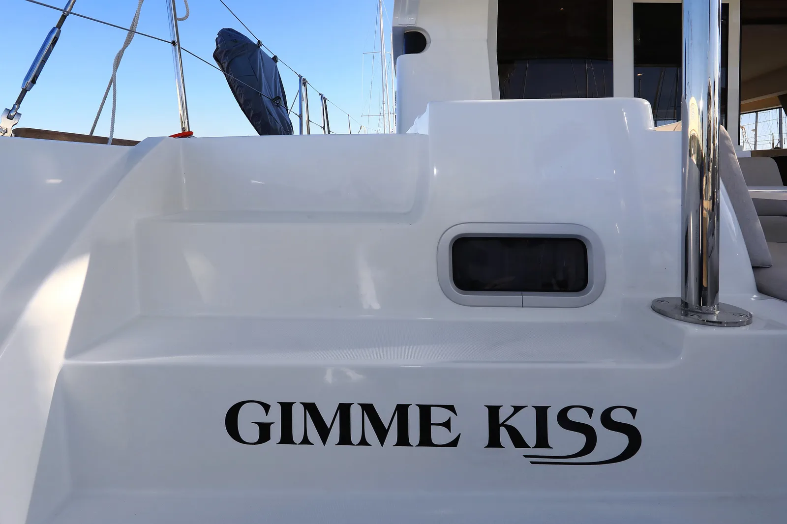 GIMME KISS