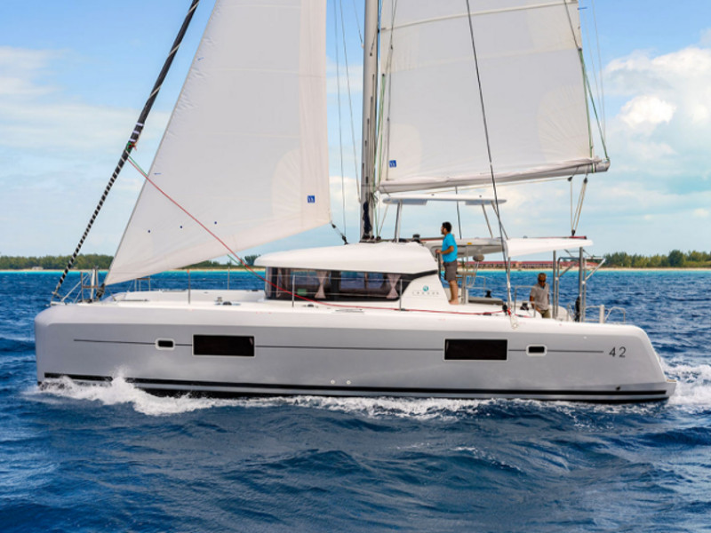 No Name: Forward Cabin #1 (Cabin Charter 2 pax) FULLY CREWED, ALL EXPENSES