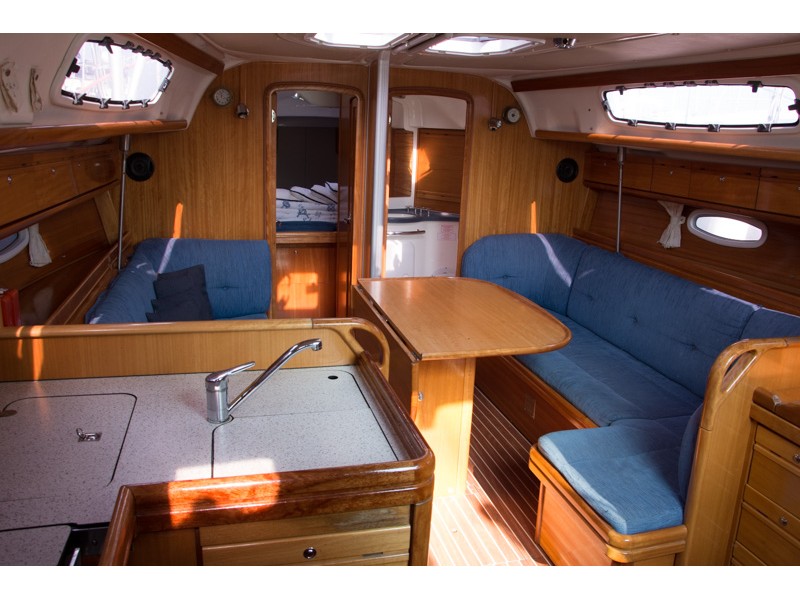 (1132 BG) (sails 2015)
