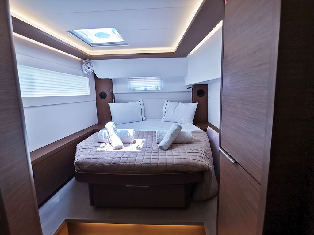 GALAXY (air condition, generator, water maker)    _Skippered Only_