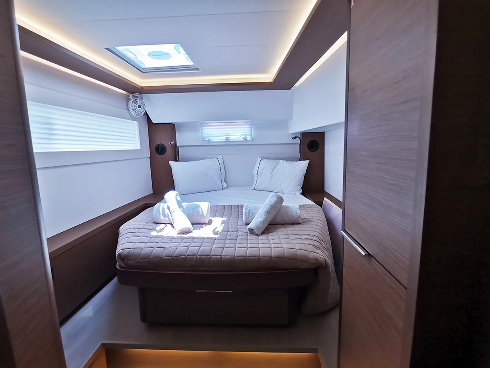 GALAXY (air condition, generator, water maker)    _Skippered Only_