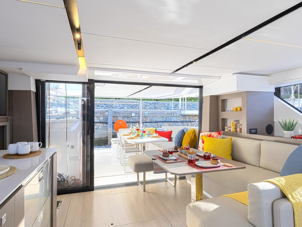 Moorings 4600 - 4 Crewed