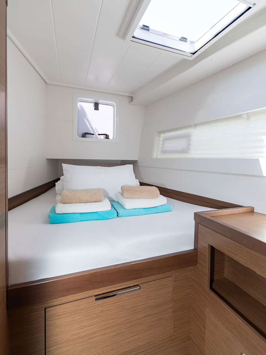 MONARCH 2020 (air condition, generator)