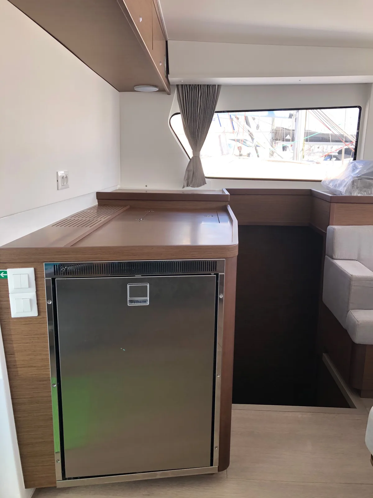 Lagoon 42 (2020) AM