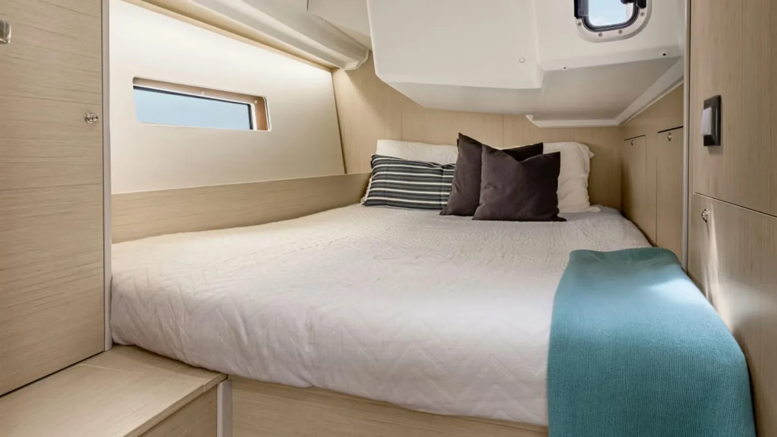 Sunsail 42 Premium