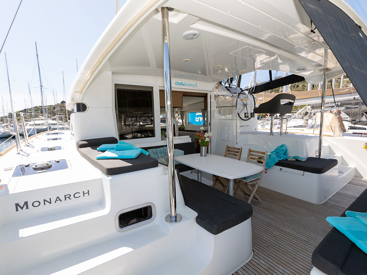 MONARCH 2020 (air condition, generator)
