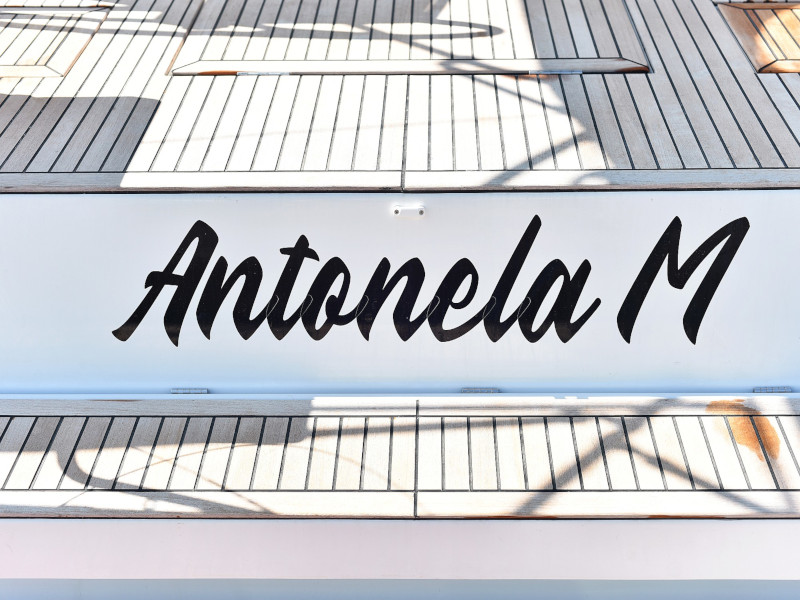 Antonela M 