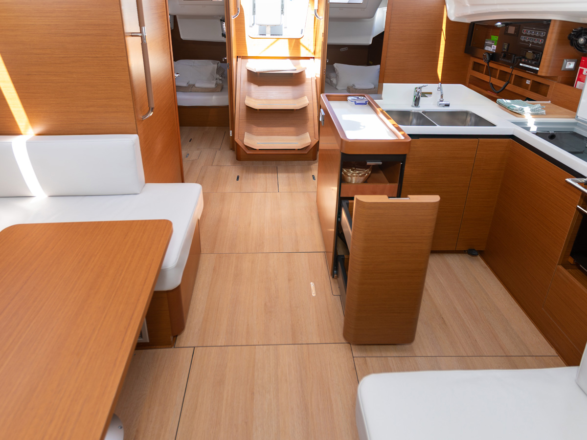 OLIVER new 2025 (air condition, solar panels)